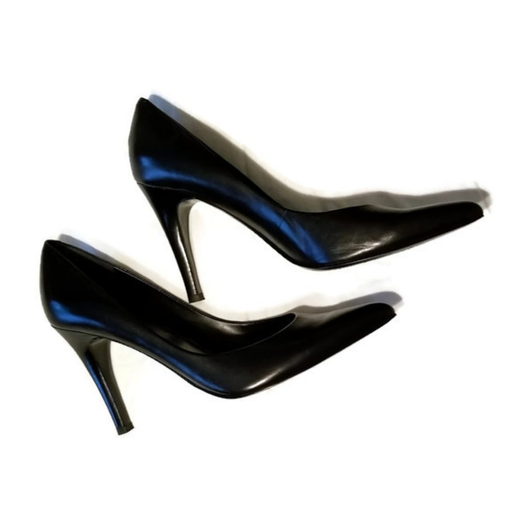 Nine West high heels, black, barely worn. GUC